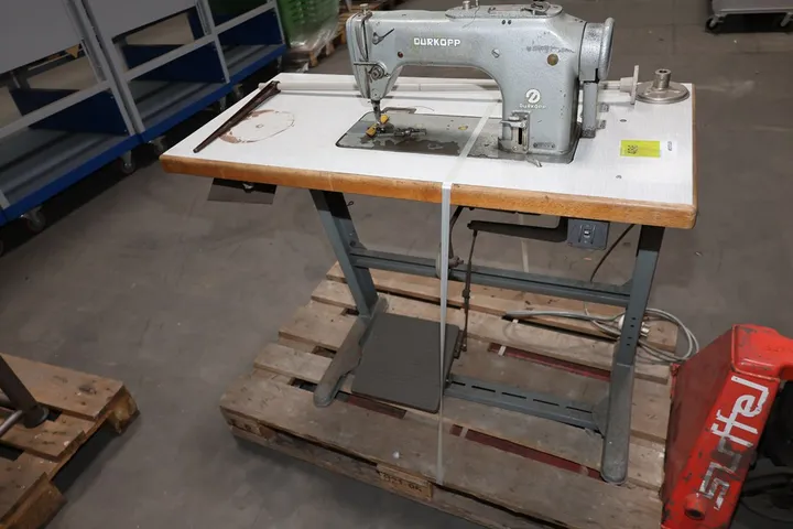 Dürkopp Industrienähmaschine ohne Palette